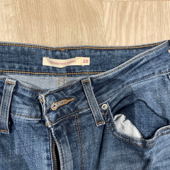 Levi's
721 HIGH RISE SKINNY WOMEN'S JEANS - Picture 6 of 9